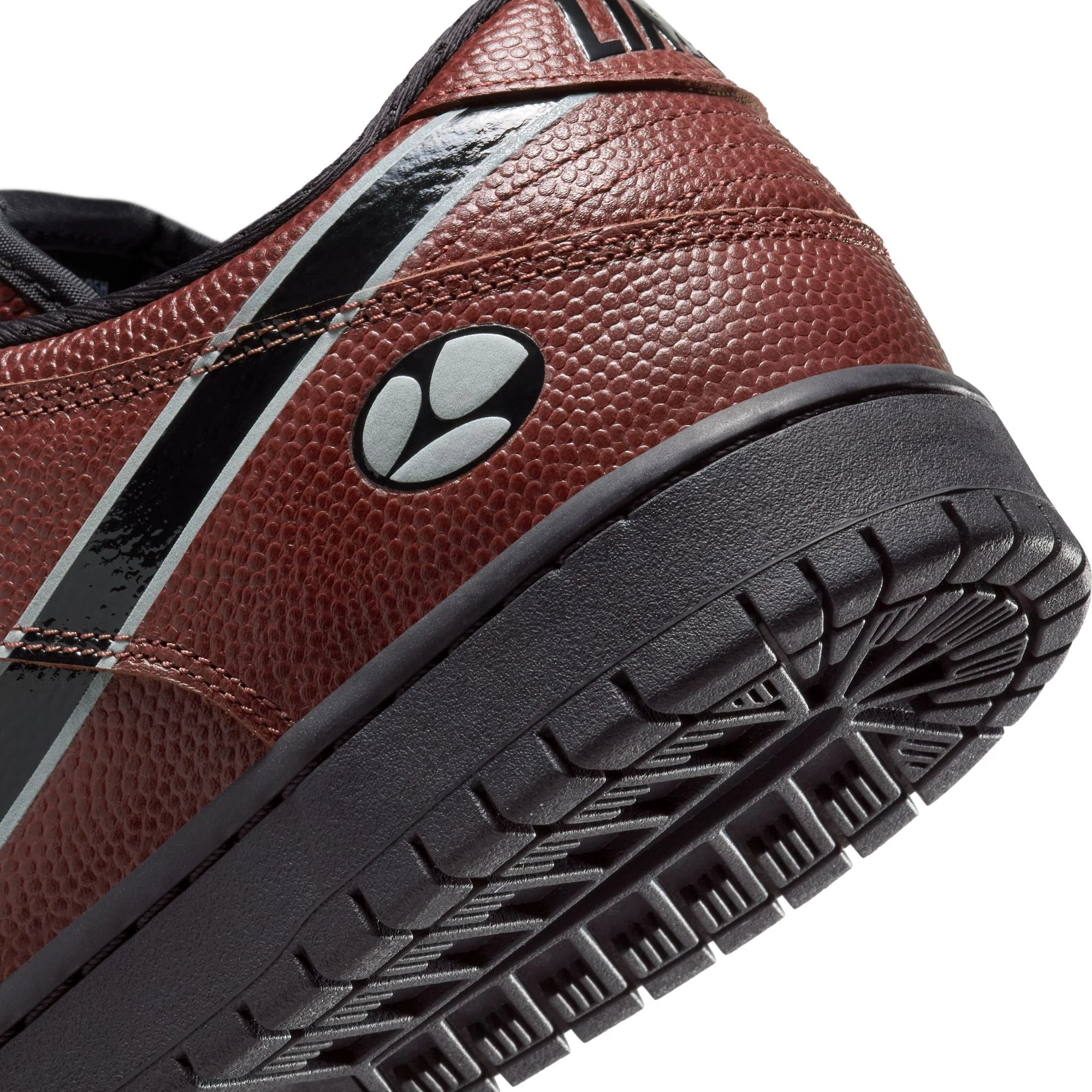 Nike SB Dunk Low Pro - Limosine Dark Pony / Black / Silver - Image 7