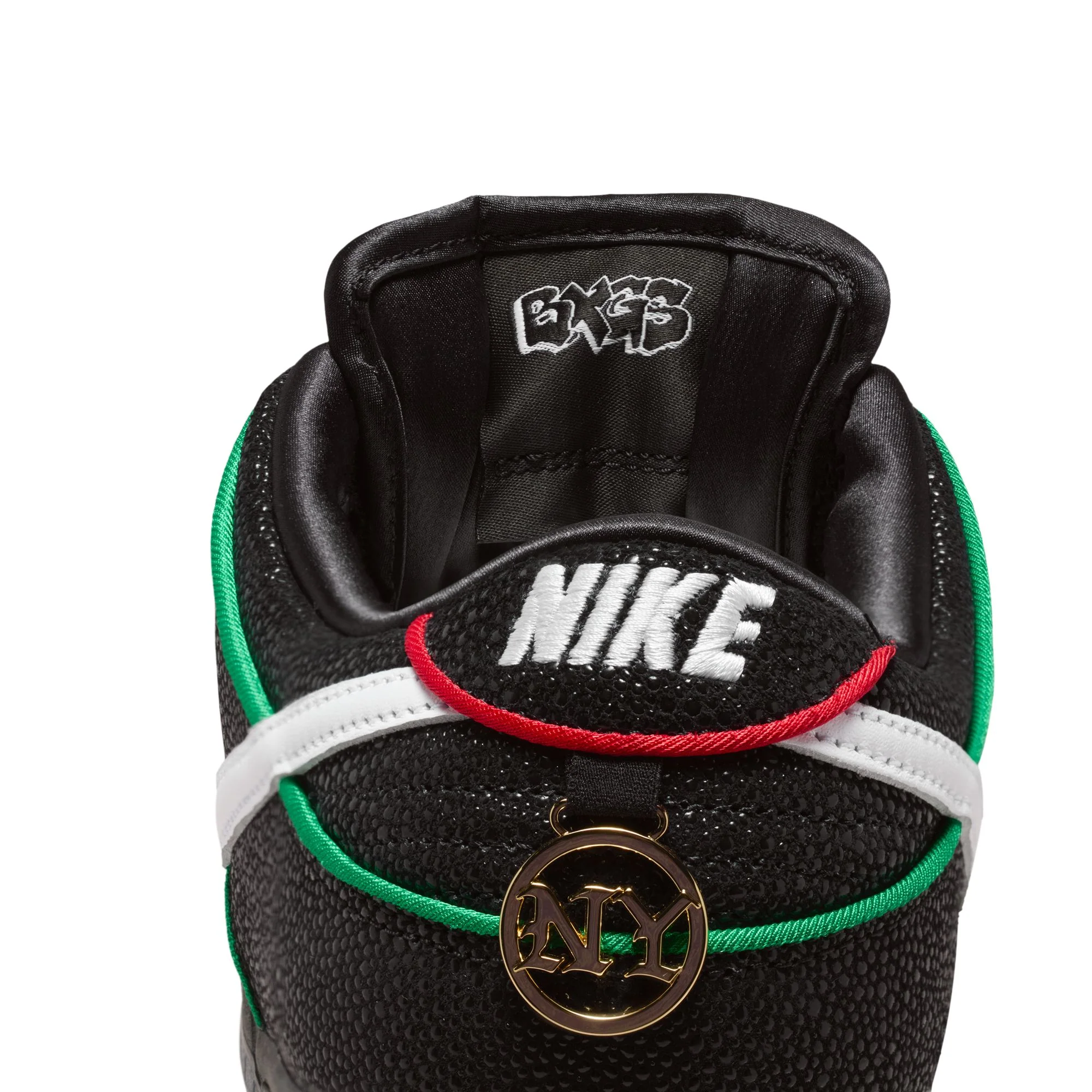 Nike SB Dunk Low Pro QS - Bronx Girls Skate - Image 9