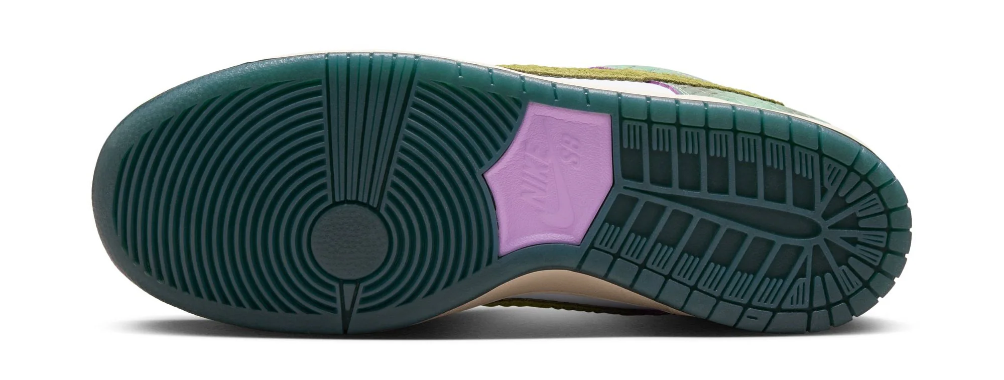 Nike SB Dunk Low Pro QS (Chameleon) - Oil Green / Desert Moss / White Vert Petrol - Image 5