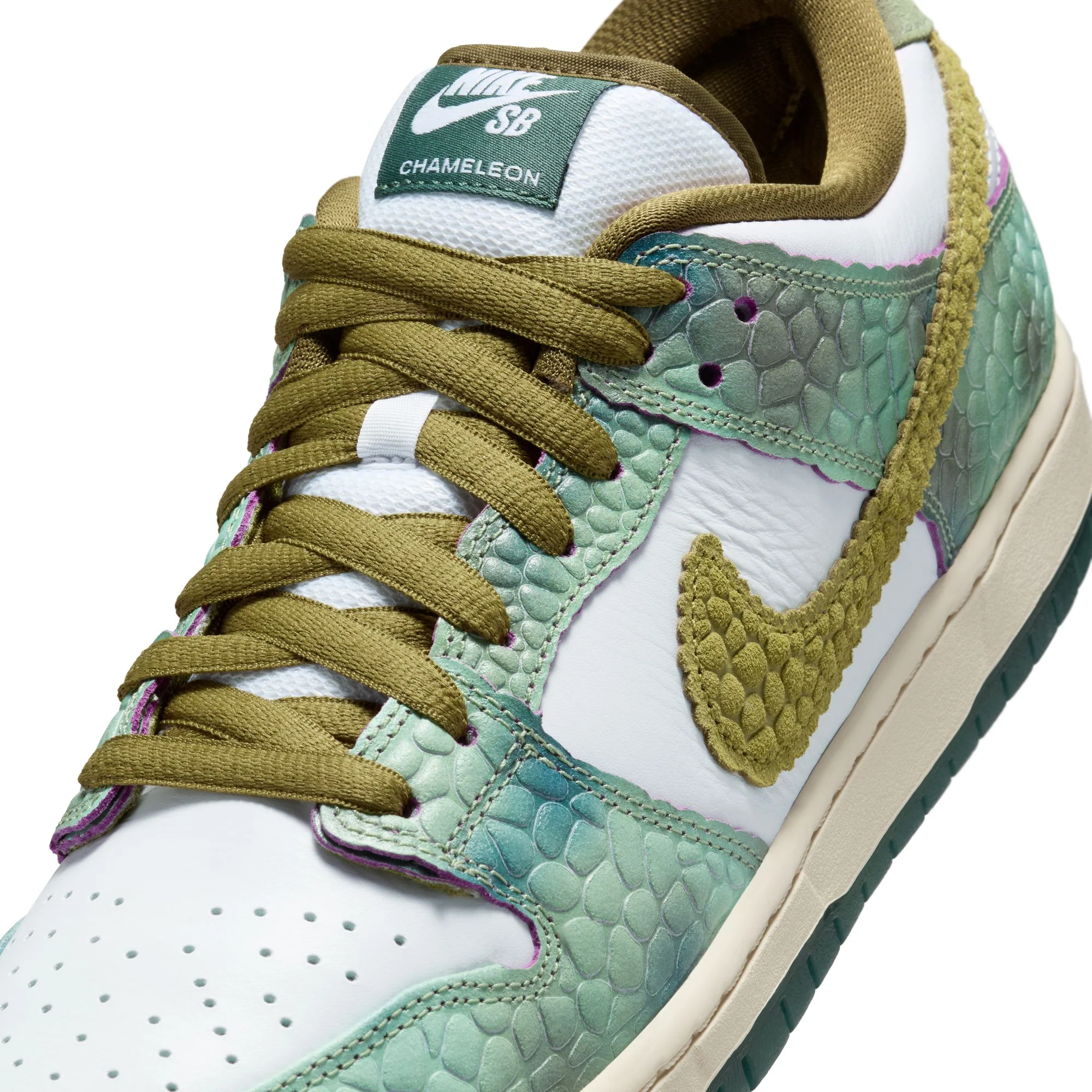 Nike SB Dunk Low Pro QS (Chameleon) - Oil Green / Desert Moss / White Vert Petrol - Image 8