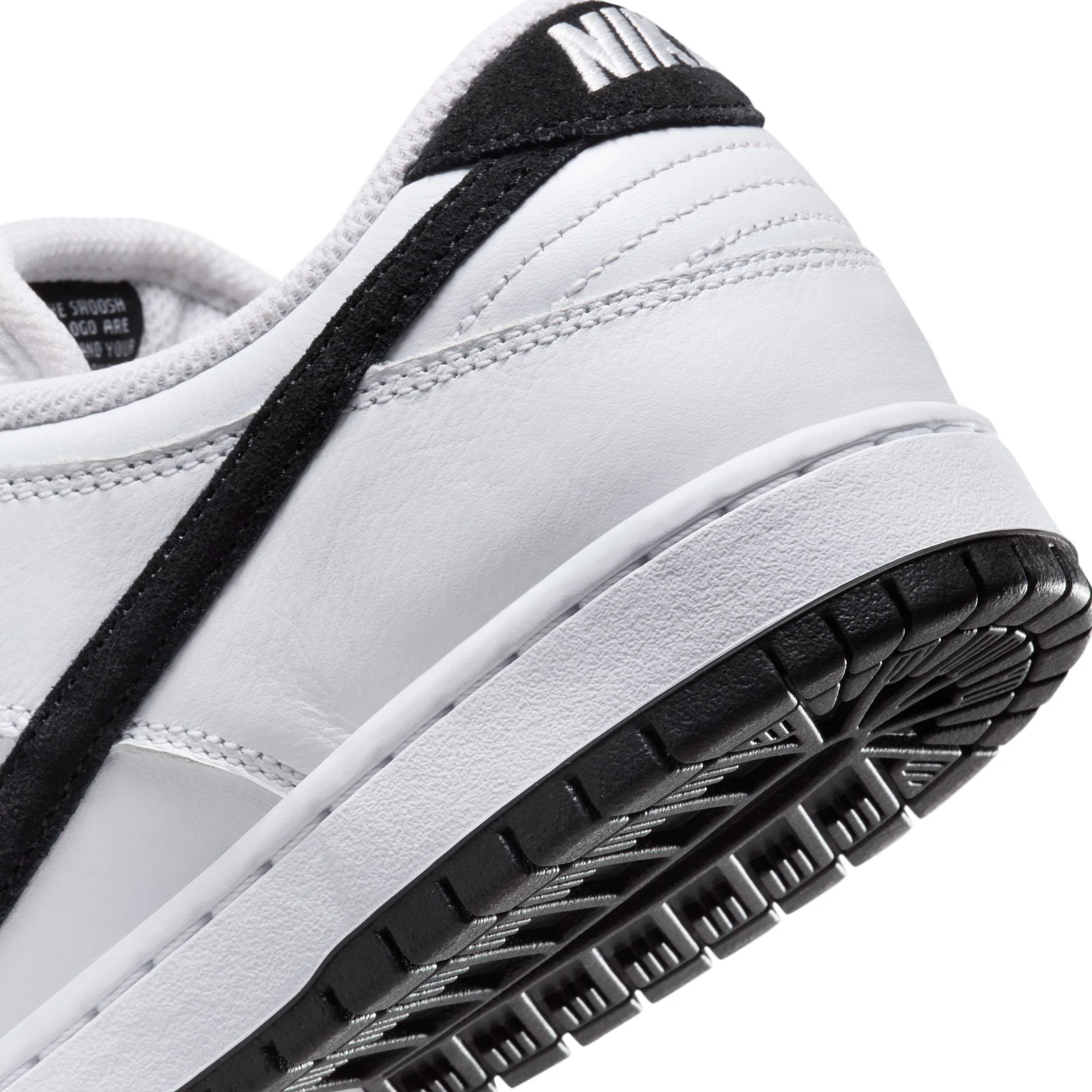 Nike SB Dunk Low Pro - White / Black  '25 - Image 7