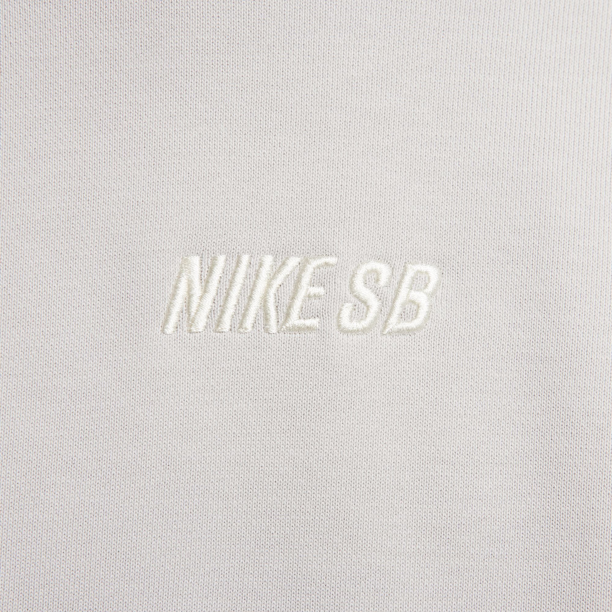 Nike SB Essential Fleece Pullover - Image 3