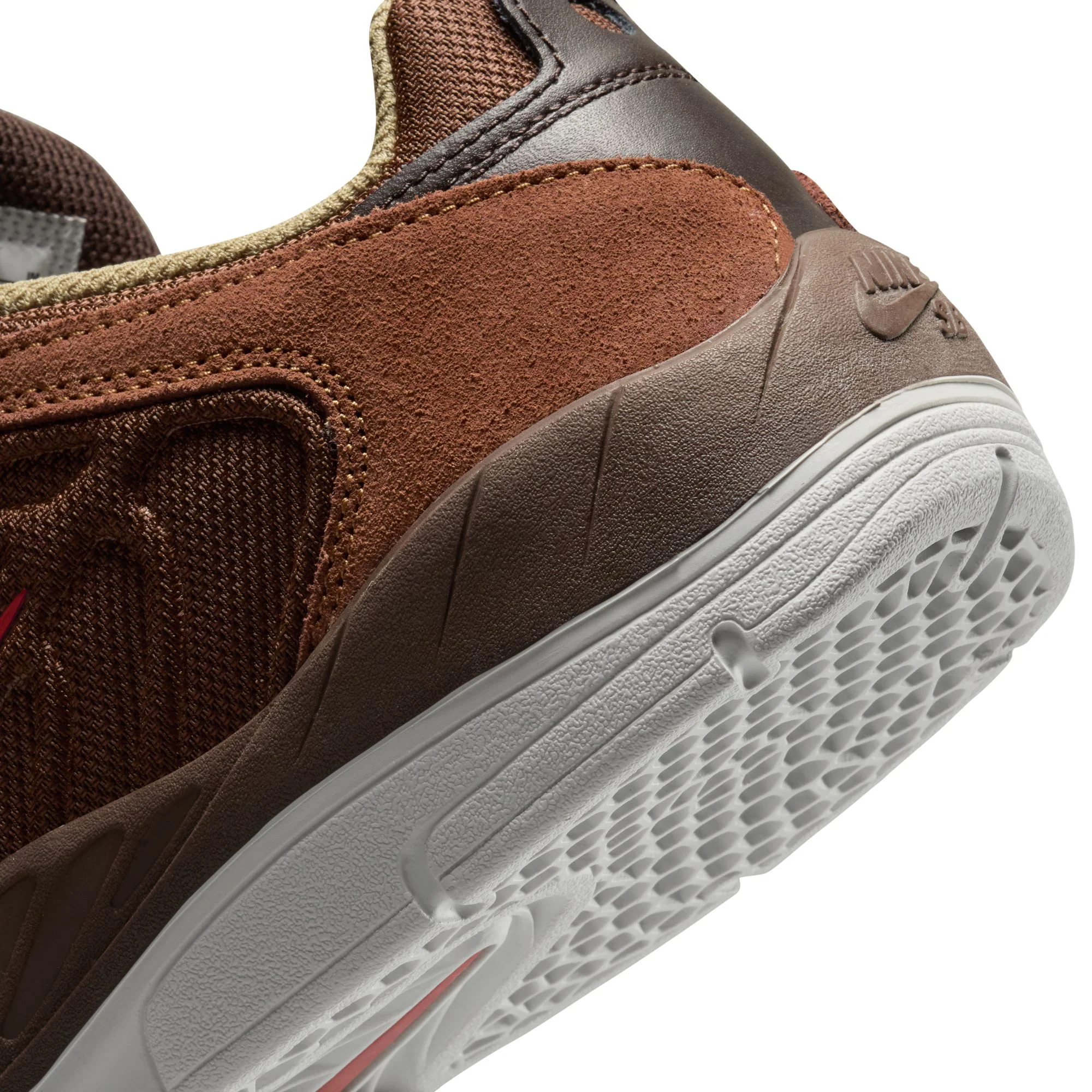 Nike SB Vertebrae - Cacao Wow / Dragon Red / British Tan - Image 7