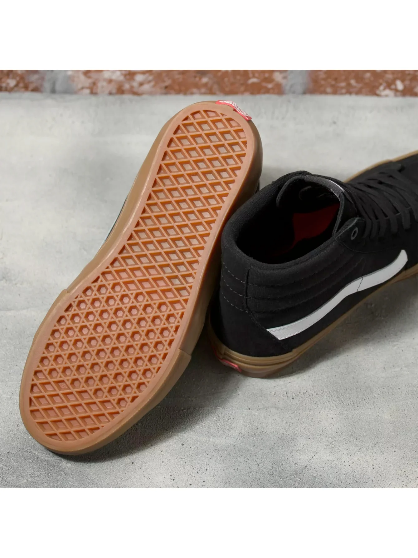 Vans Skate Sk8 Hi-Black/Gum - Image 3